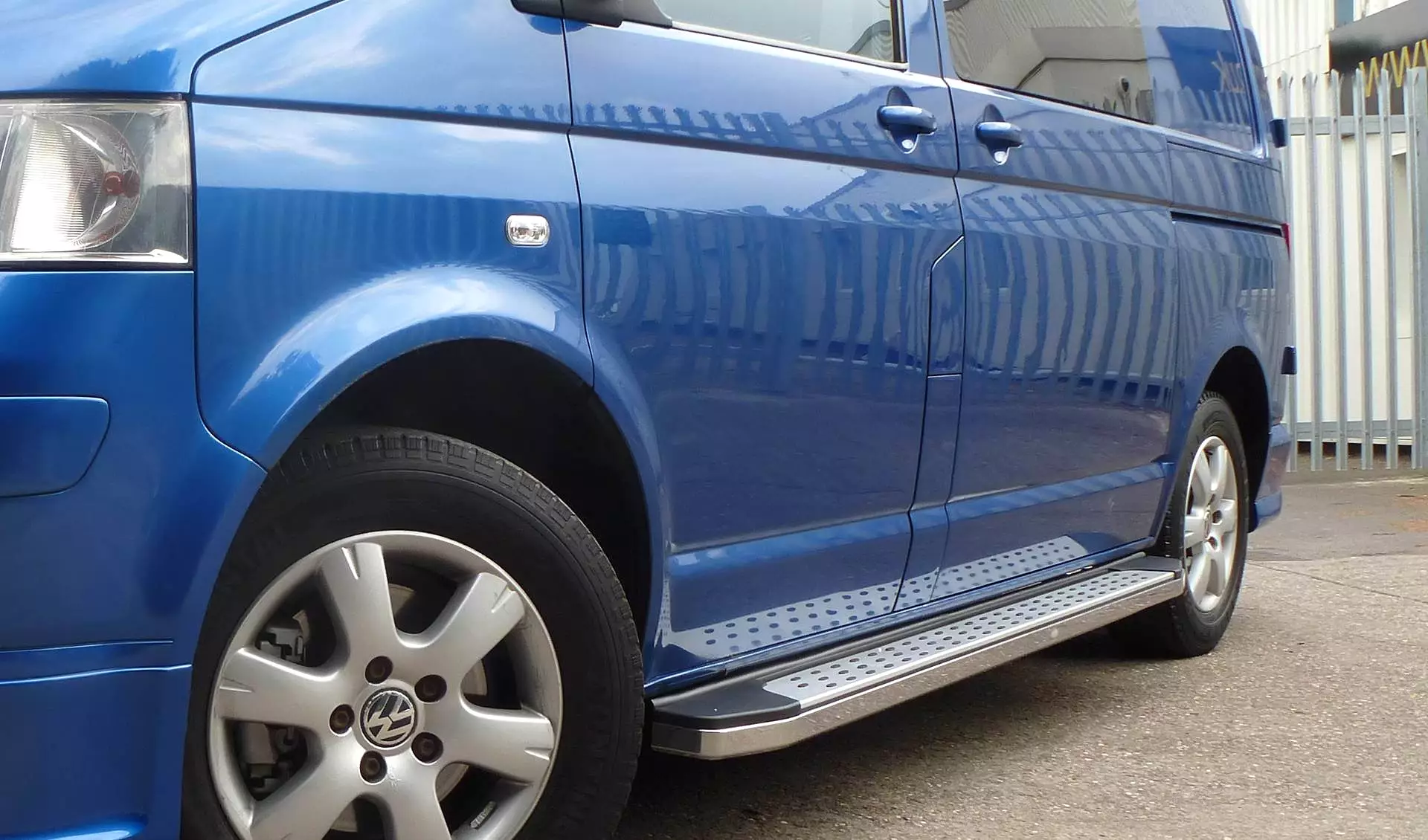 Freedom Side Steps Running Boards for Volkswagen Transporter T5 SWB